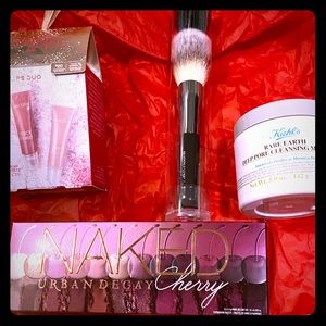 BNIB Urban decay cherry,kiehls, Lancôme, IT brush